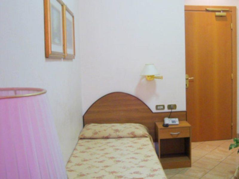 Hotel Resi Рим Екстер'єр фото